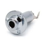 Jack con Endpin para guitarras y bajos acústicos, utiliza 3 tornillos de fijación. Color Cromado